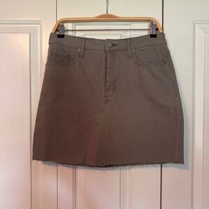 Old Navy Women's Mini Skirt in Army Green
